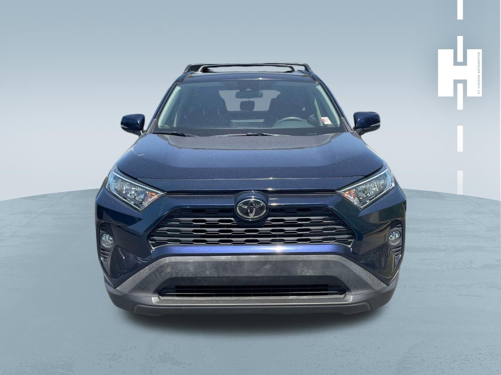 Used 2019 Toyota RAV4 XLE w/ Convenience Package FWD image 2