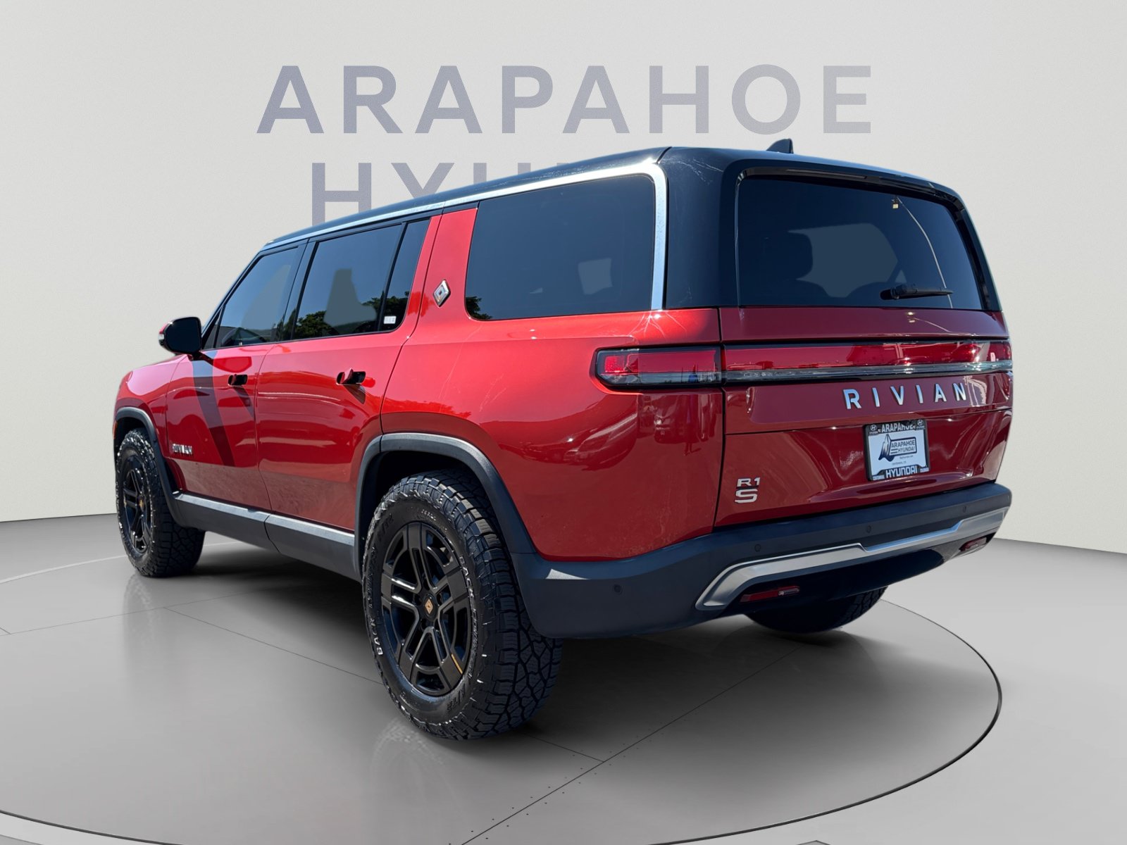 Used 2024 Rivian R1S Adventure AWD/4WD image 3