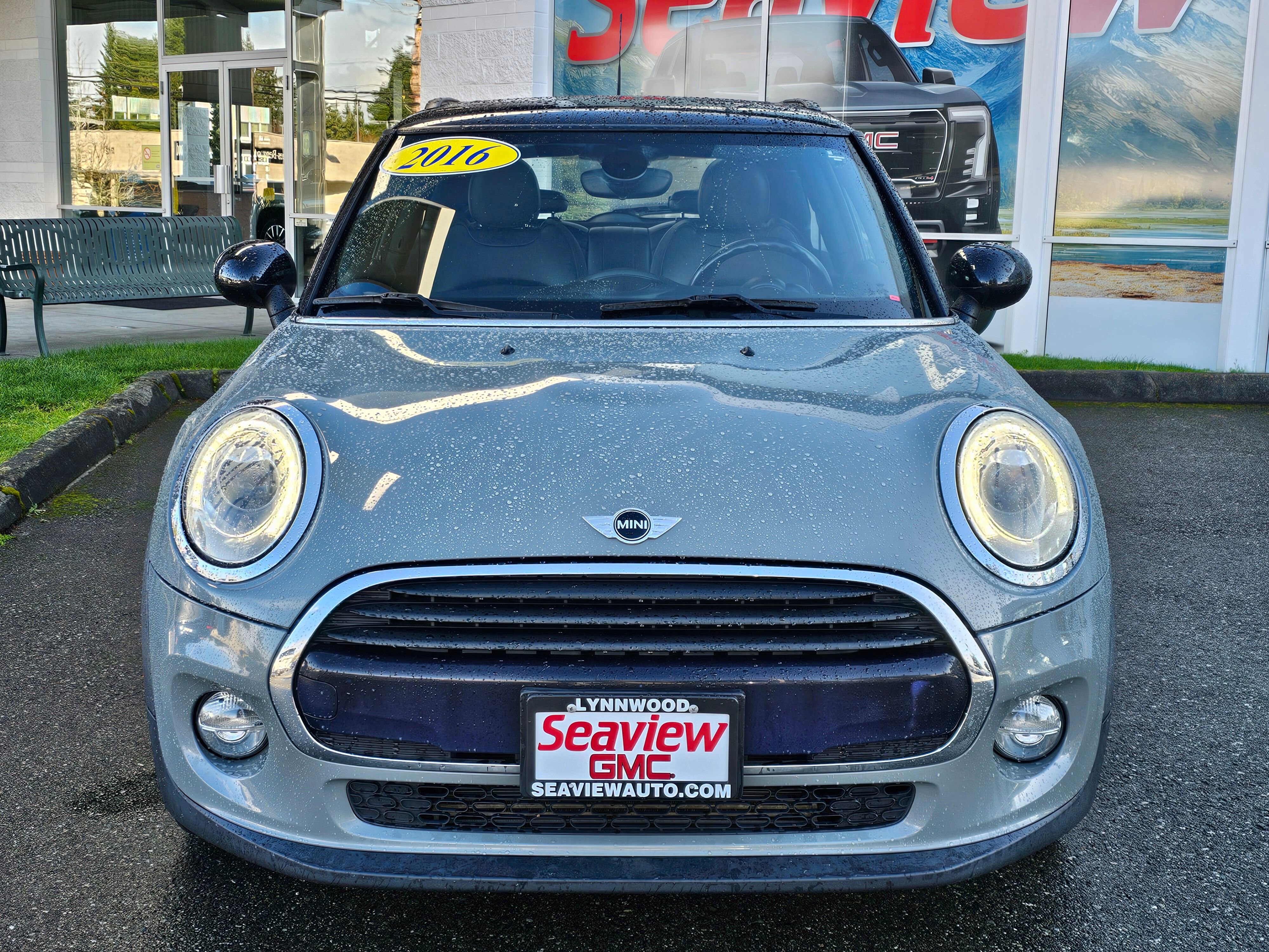 Used 2016 MINI Cooper 2-Door Hardtop image 2