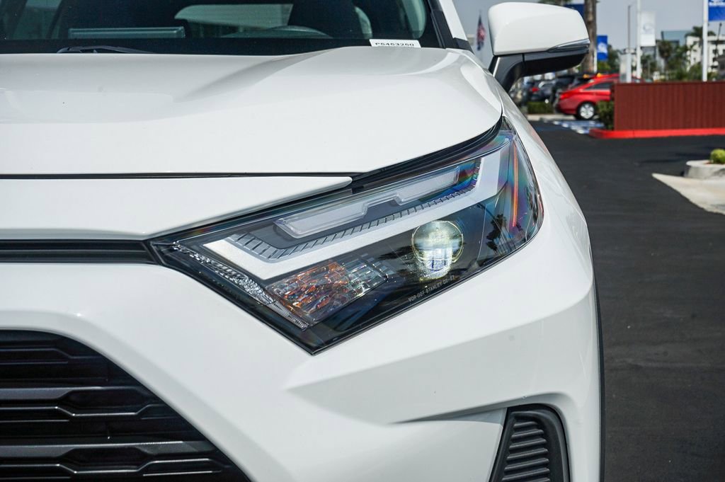 Used 2025 Toyota RAV4 XLE image 10