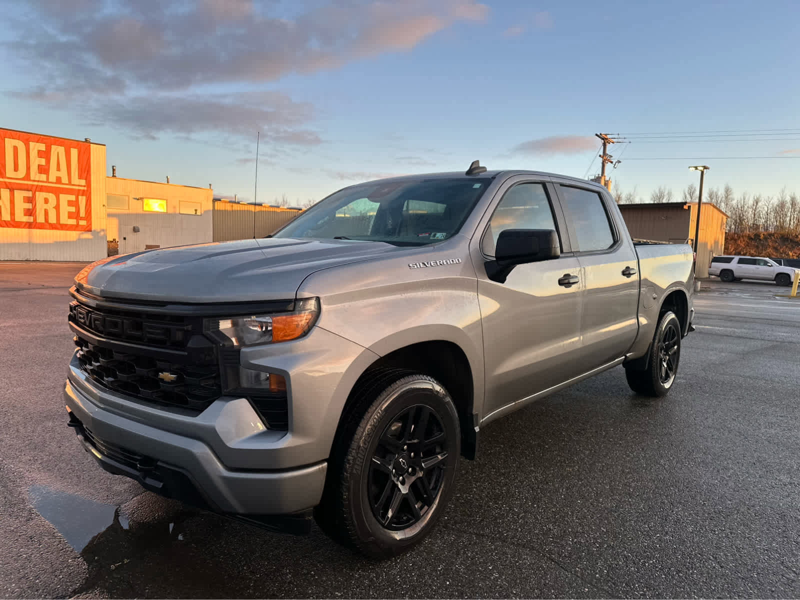 Used 2023 Chevrolet Silverado 1500 Custom image 3