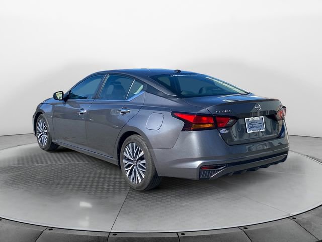 Used 2024 Nissan Altima 2.5 SV image 3