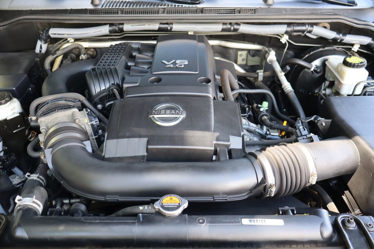 Used 2012 Nissan Frontier PRO-4X AWD/4WD image 38