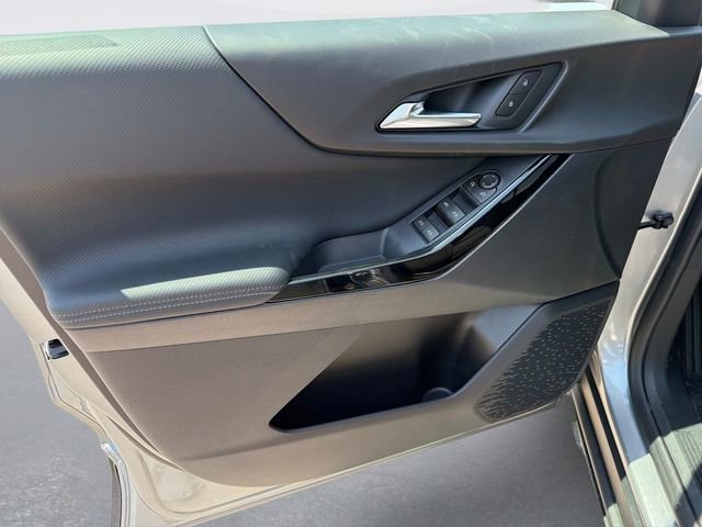 New 2026 Chevrolet Equinox LT w/ Safety and Technology Package FWD image 18