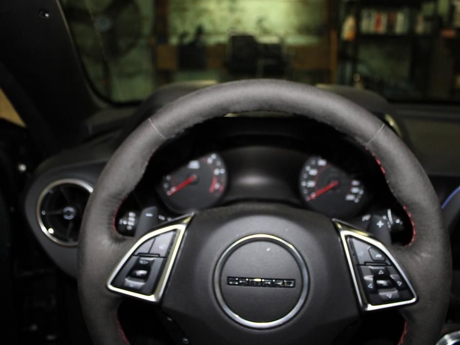 Used 2018 Chevrolet Camaro ZL1 image 18