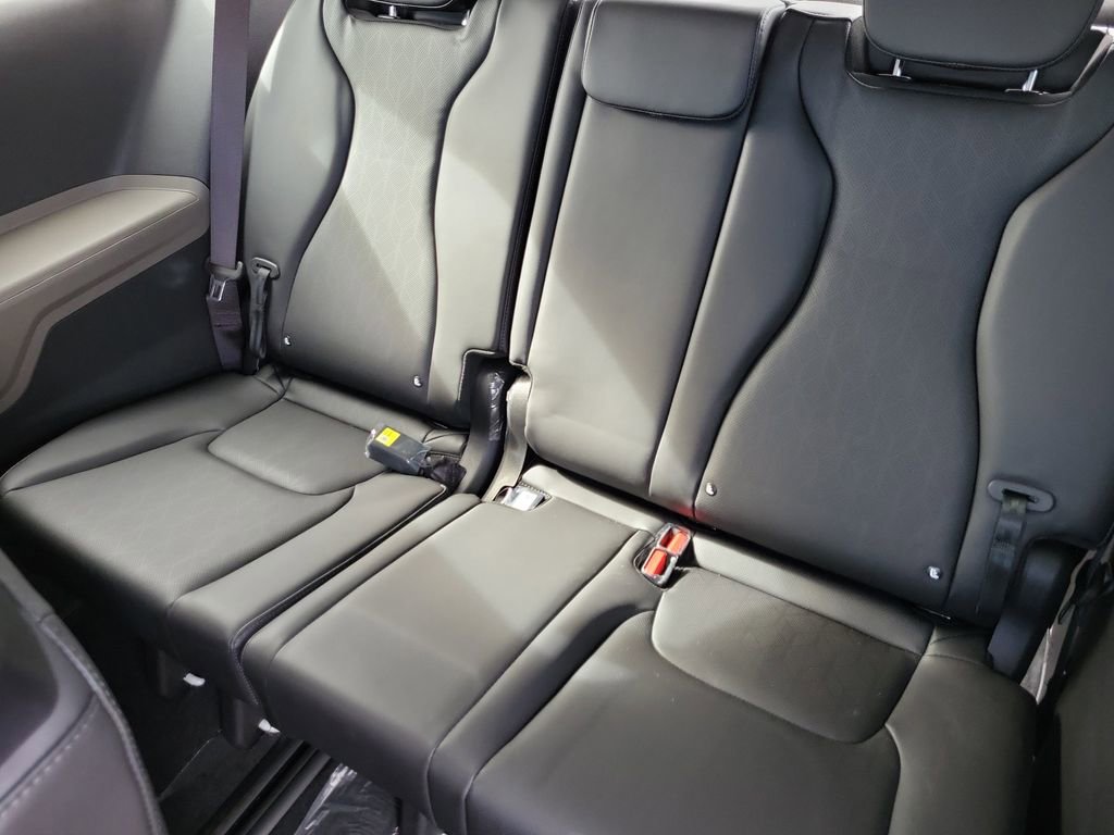 New 2026 Kia Carnival LXS FWD image 12