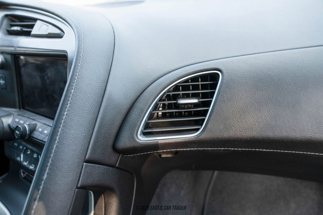 Used 2019 Chevrolet Corvette Stingray Coupe w/ Carbon Flash Badge Package image 75