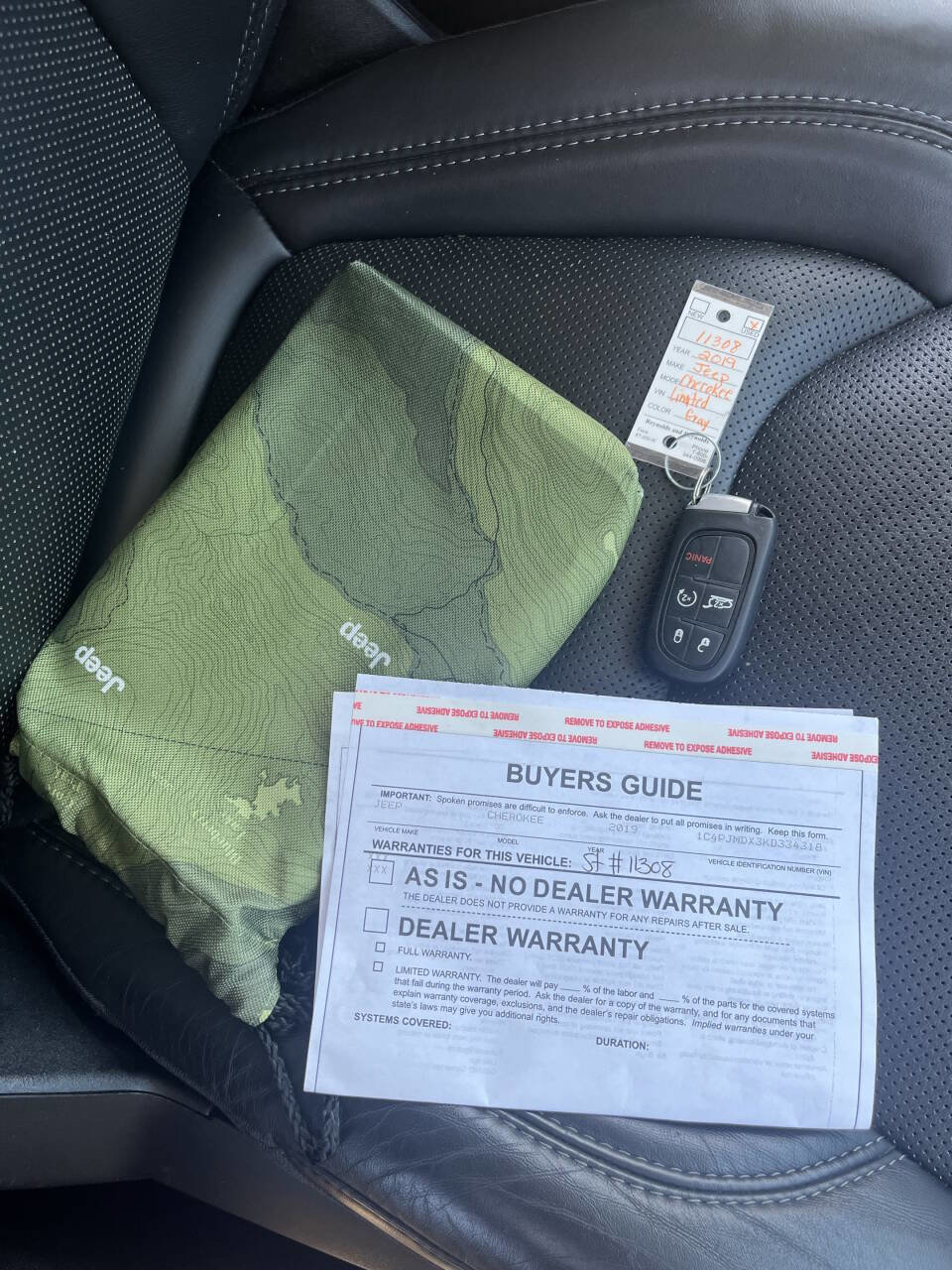 Used 2019 Jeep Cherokee Limited w/ Technology Group image 33