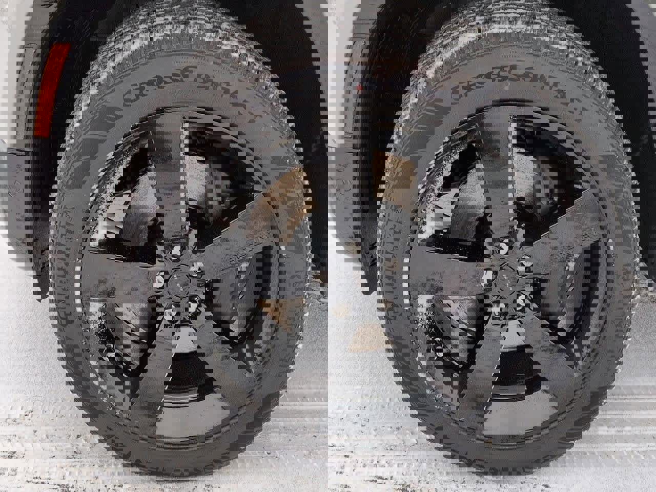 New 2026 Land Rover Defender 110 X-Dynamic SE image 13