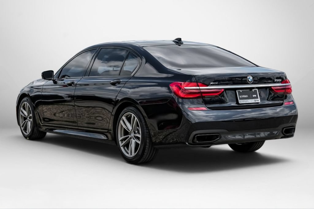 Used 2019 BMW 750i xDrive w/ M Sport Package AWD/4WD image 8