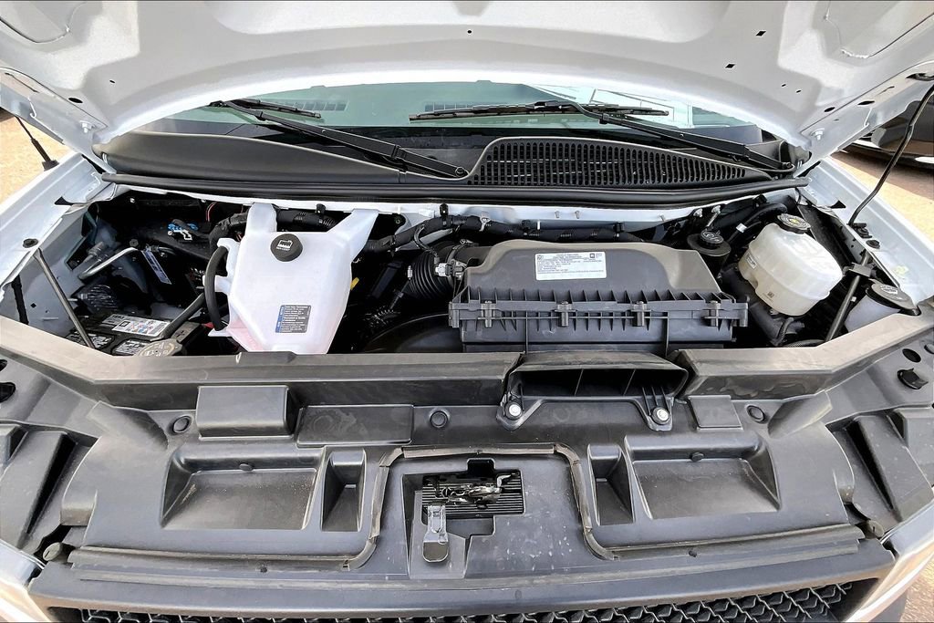 New 2024 Chevrolet Express 4500 Extended w/ Power Convenience Package image 10