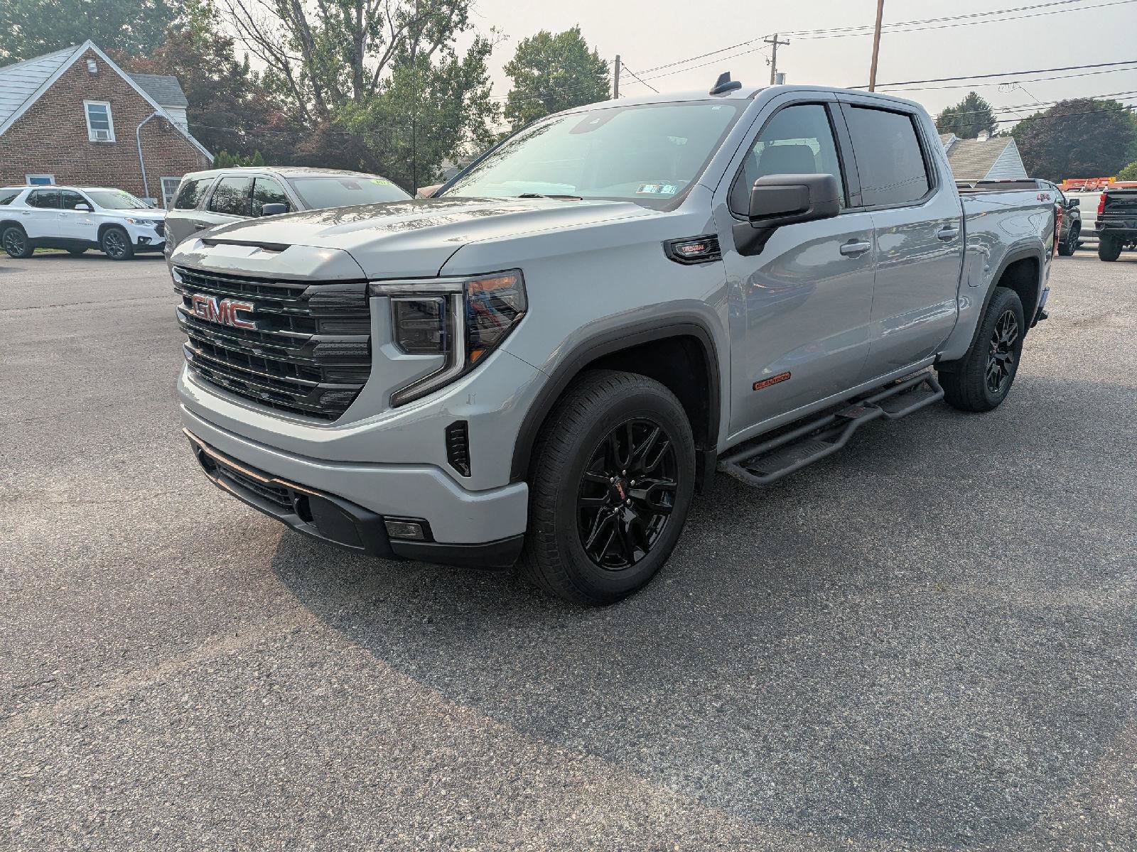 Used 2024 GMC Sierra 1500 Elevation AWD/4WD image 3