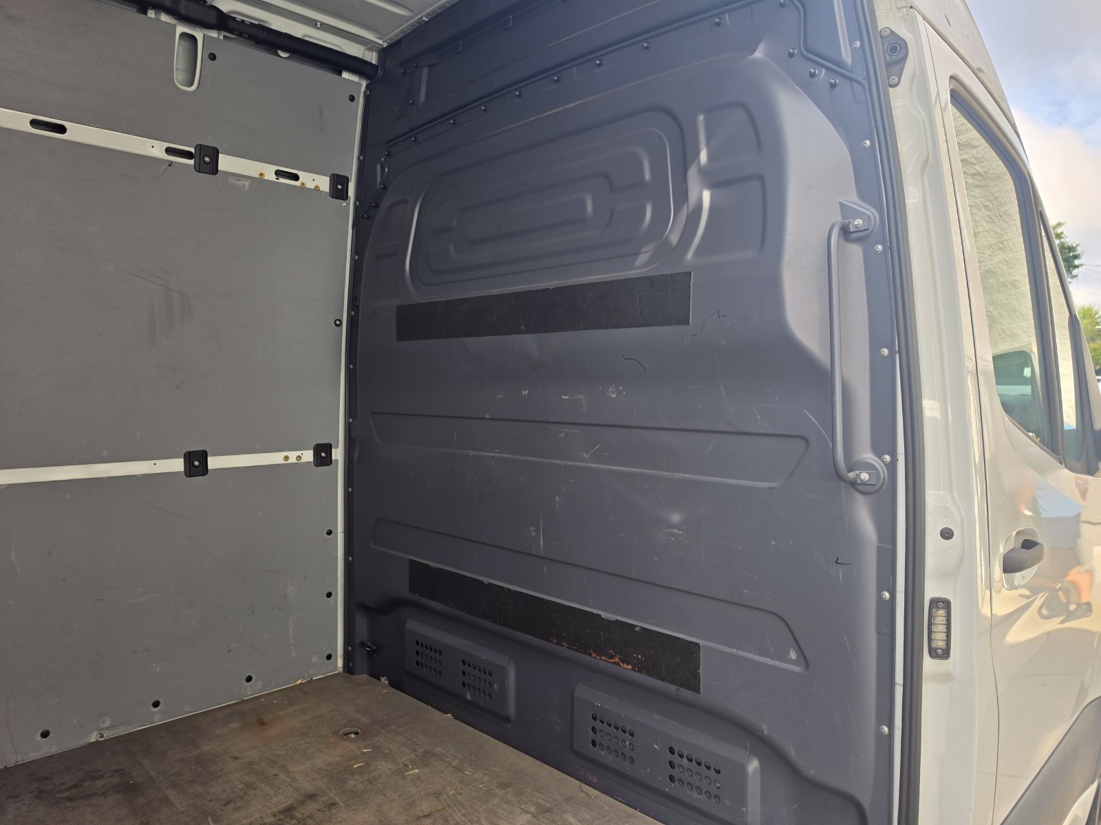 Used 2020 Mercedes-Benz Sprinter 2500 image 9