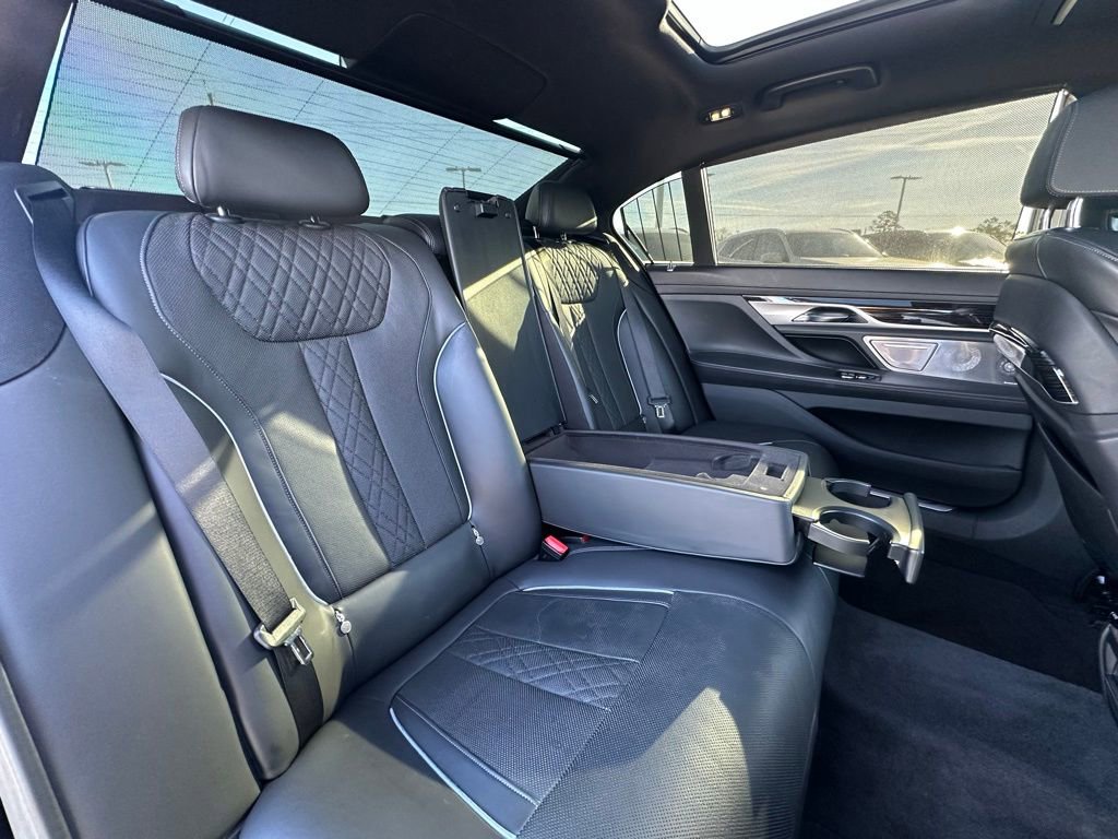 Used 2020 BMW 750i xDrive w/ Executive Package AWD/4WD image 28