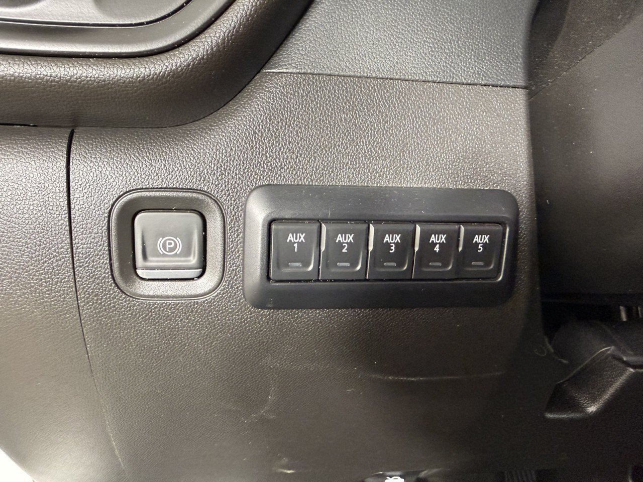 Used 2025 Chevrolet Silverado 3500 W/T w/ WT/CX Safety Package AWD/4WD image 22