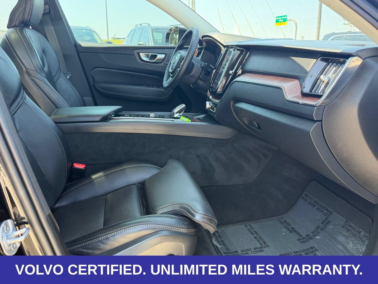 Certified 2024 Volvo XC60 T8 Ultimate w/ Protection Package Premier AWD/4WD image 36