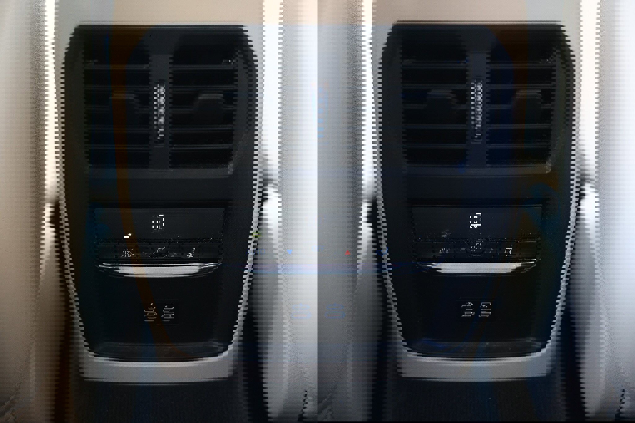 Used 2021 BMW 330i w/ Convenience Package image 45