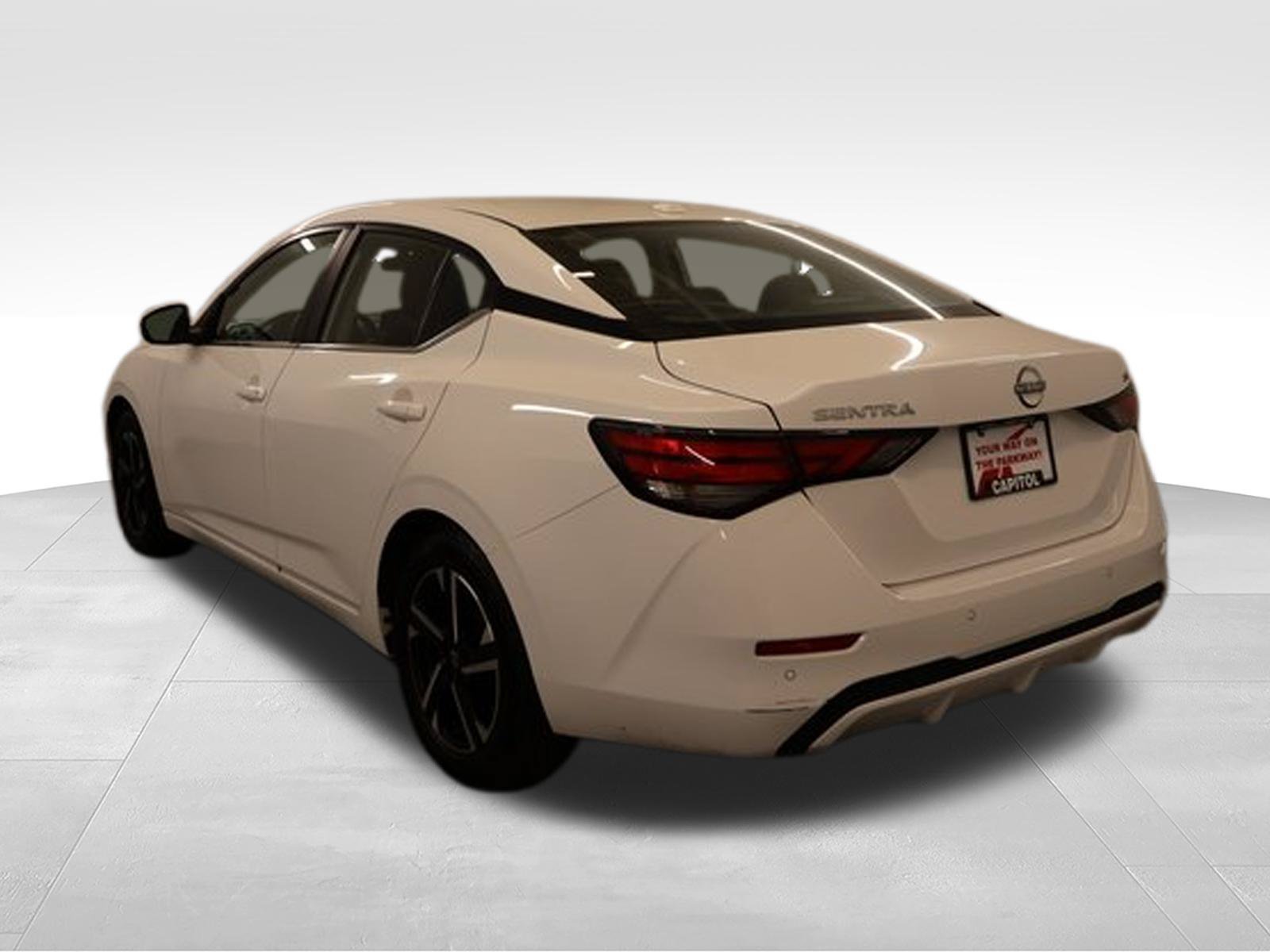 Used 2024 Nissan Sentra SV FWD image 4