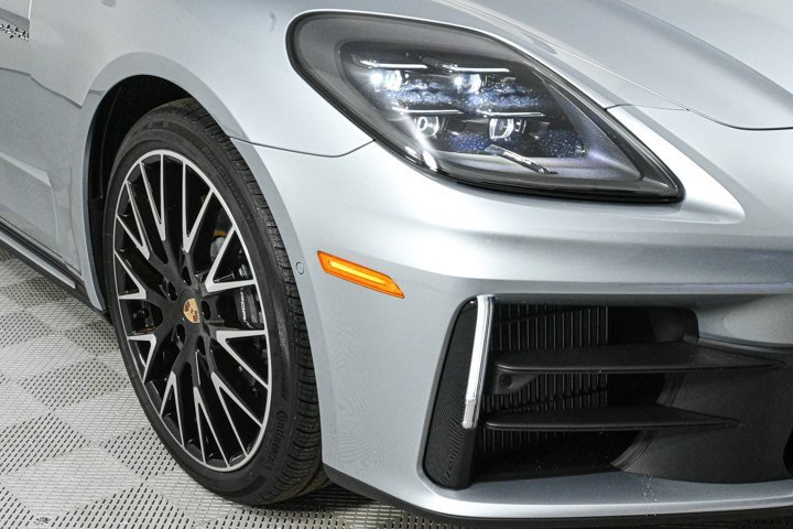 New 2025 Porsche Panamera 4 image 35