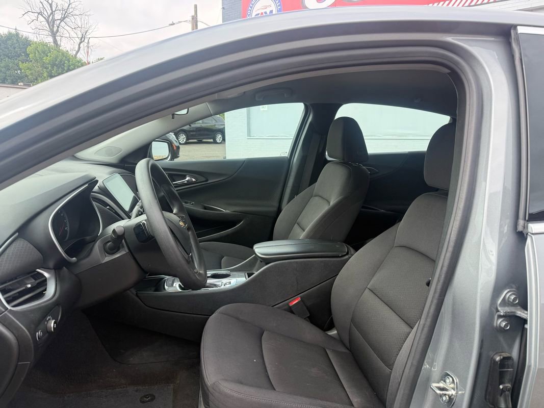 Used 2023 Chevrolet Malibu LT FWD image 15