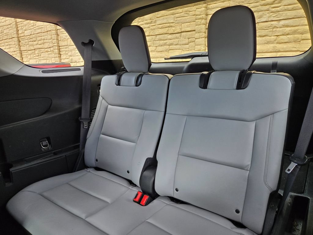 Used 2021 Ford Explorer XLT w/ Equipment Group 202A AWD/4WD image 14