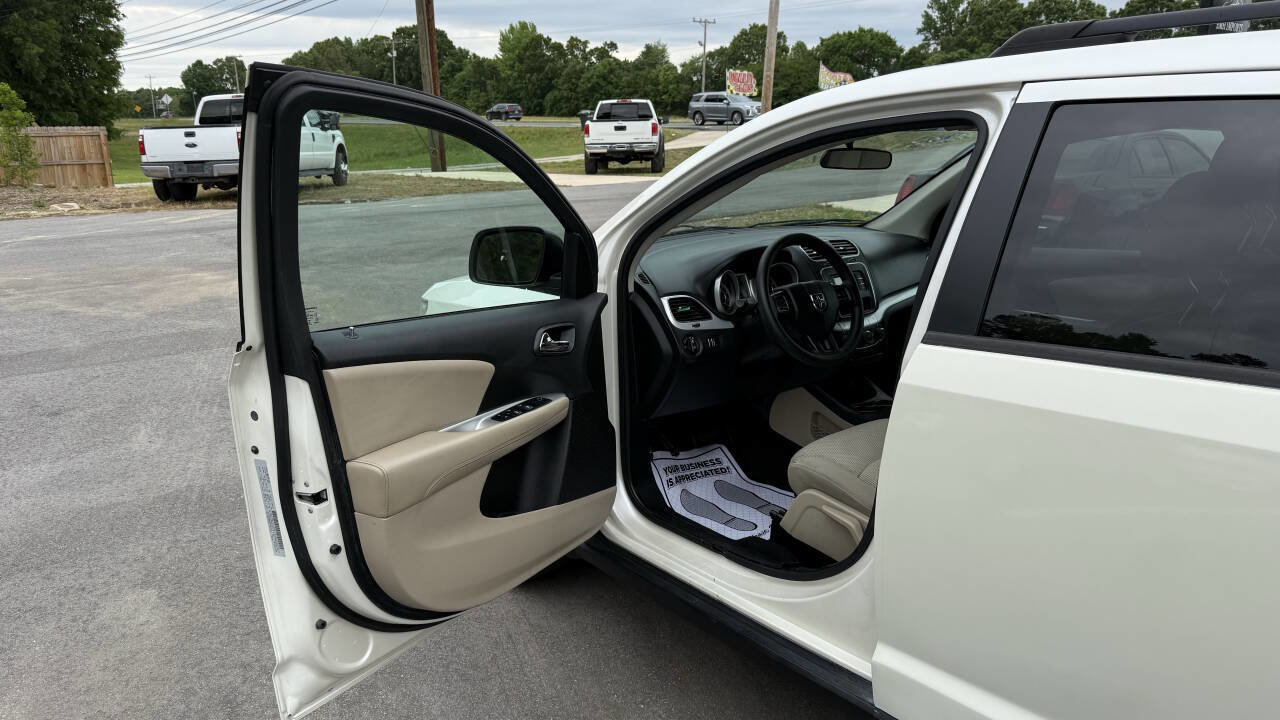 Used 2018 Dodge Journey SXT FWD image 10