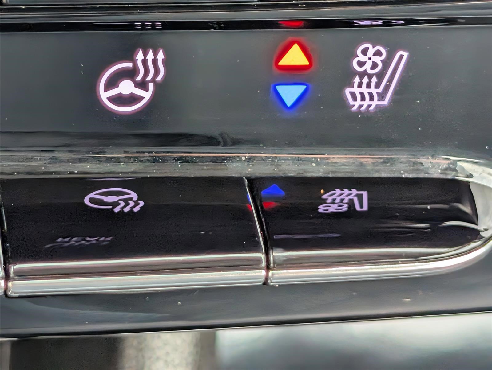 Used 2023 Chevrolet Bolt EUV Premier image 25