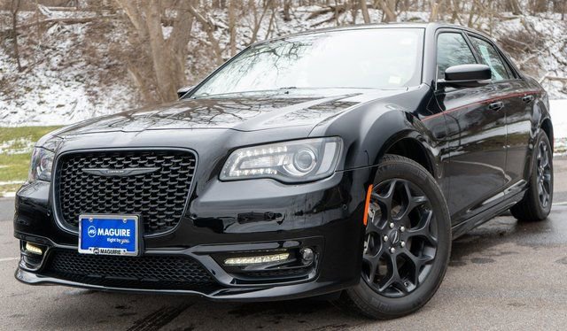 Used 2023 Chrysler 300 Touring L w/ Popular Equipment Group image 1