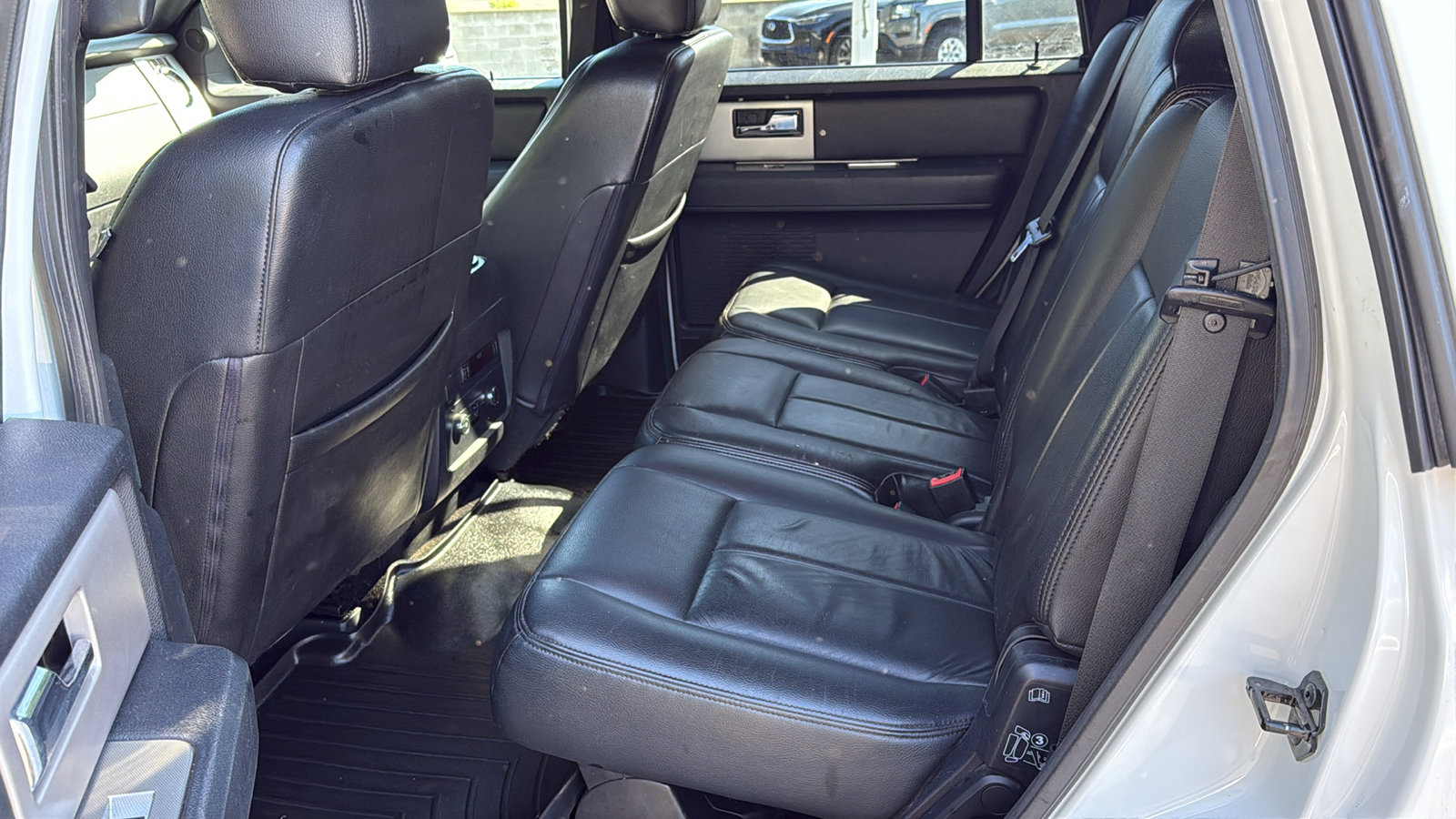 Used 2017 Ford Expedition XLT AWD/4WD image 18