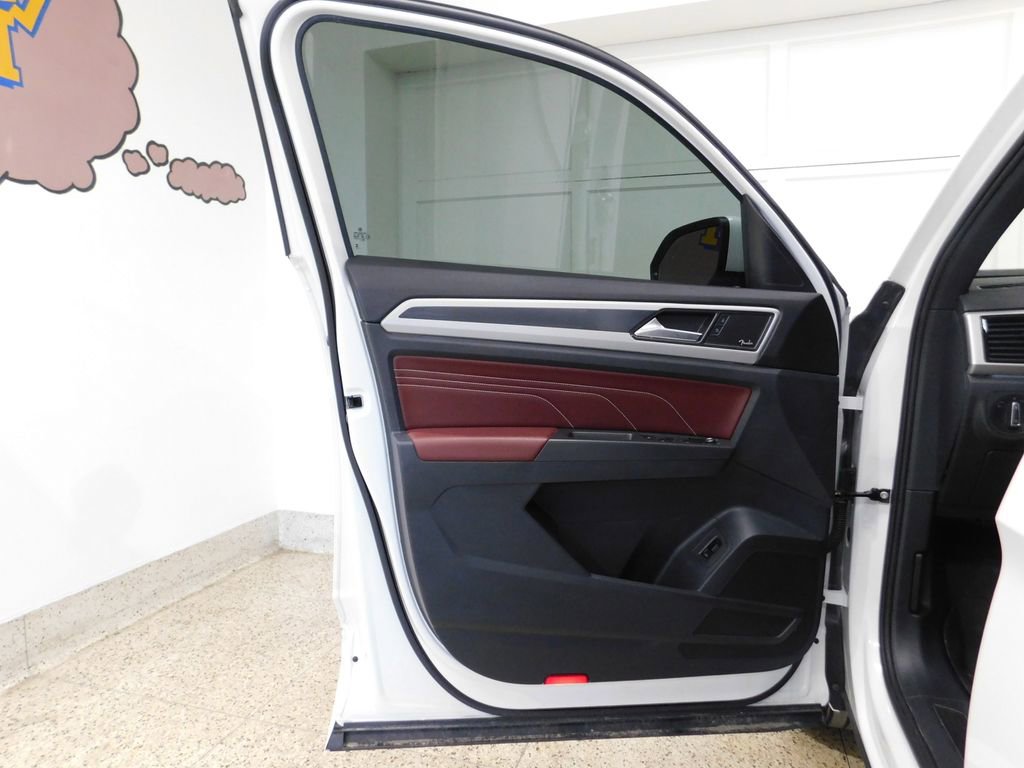 Used 2023 Volkswagen Atlas Cross Sport SEL Premium R-Line image 25