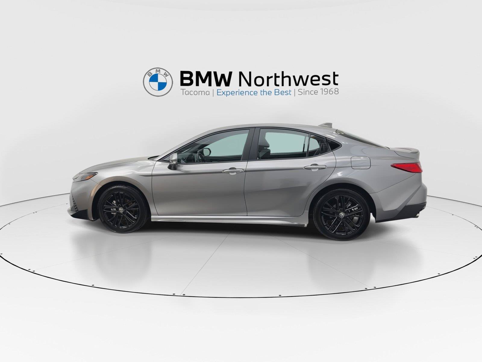 Used 2025 Toyota Camry SE AWD/4WD image 11