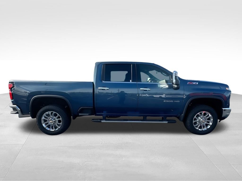 Used 2025 Chevrolet Silverado 2500 LTZ w/ LTZ Premium Package AWD/4WD image 9