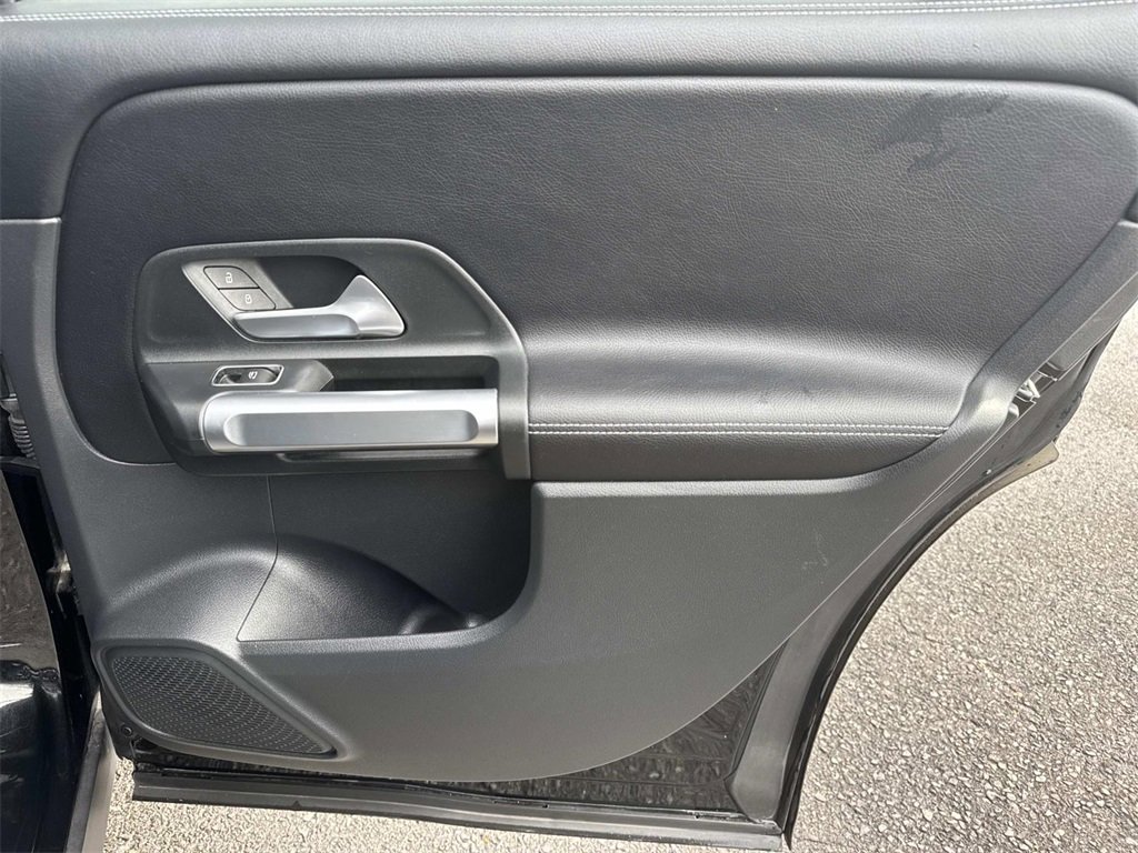 Used 2022 Mercedes-Benz GLB 250 image 20