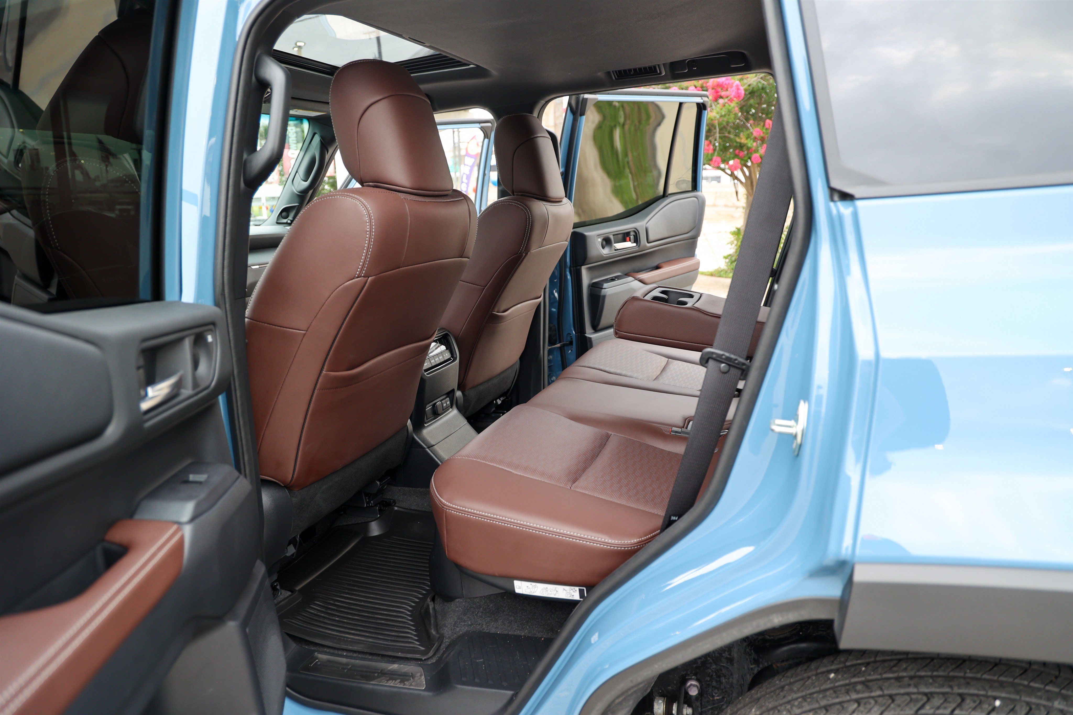 Used 2025 Toyota Land Cruiser w/ Premium Package AWD/4WD image 42