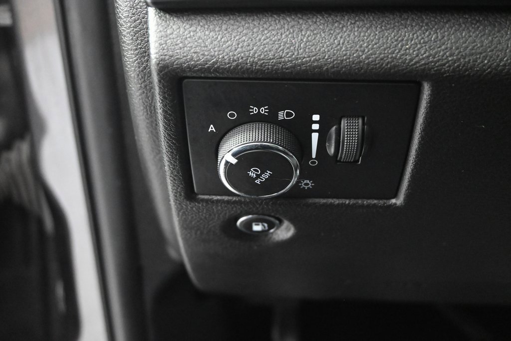 Used 2021 Jeep Grand Cherokee Laredo X image 23