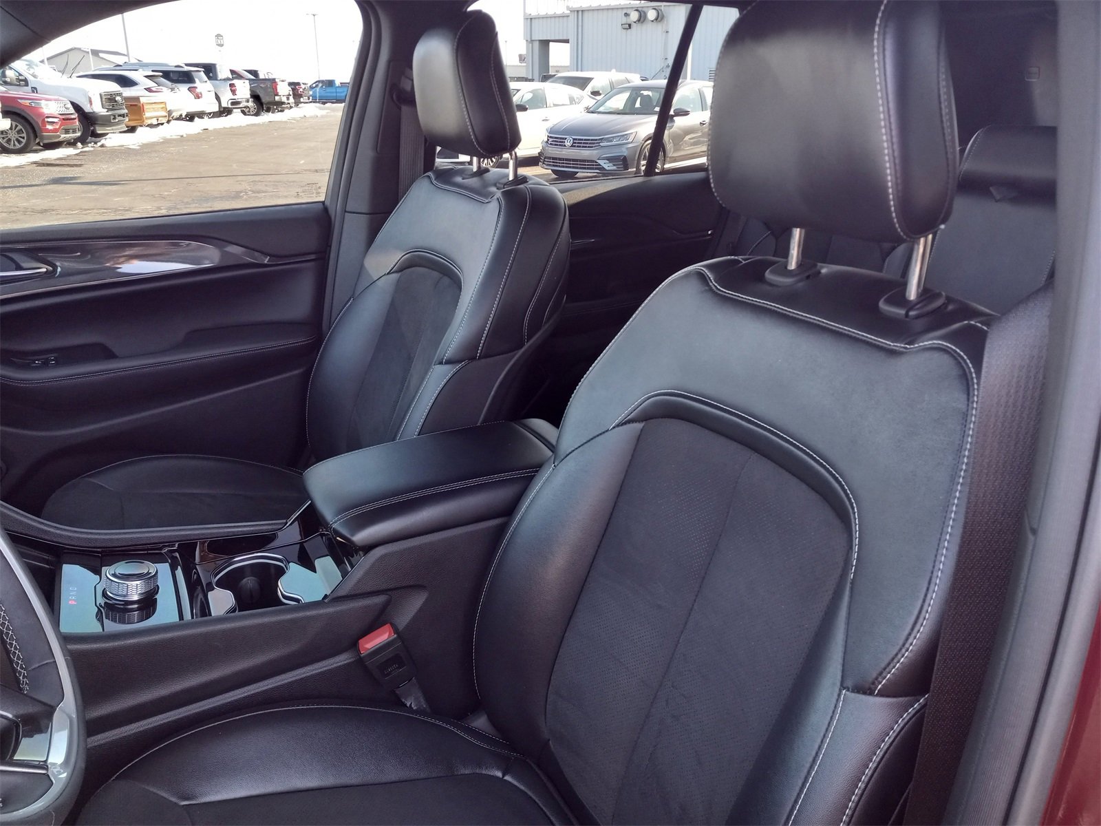 Used 2023 Jeep Grand Cherokee Altitude image 13