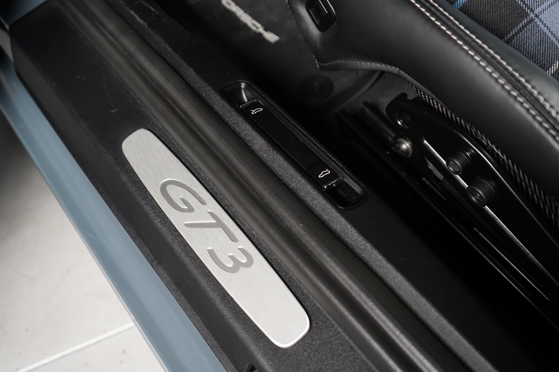 Used 2018 Porsche 911 GT3 RWD image 73