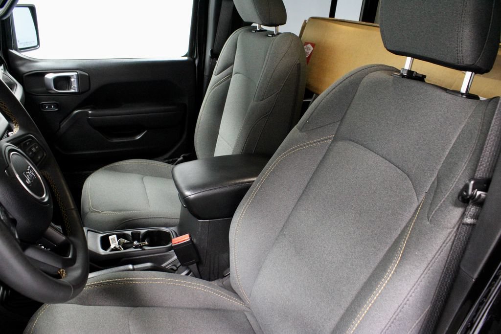 Used 2024 Jeep Wrangler Unlimited AWD/4WD image 24