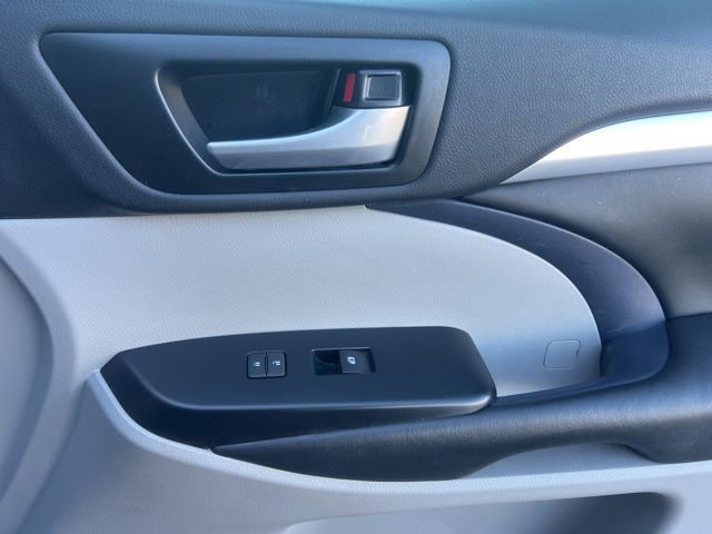 Used 2019 Toyota Highlander XLE image 33