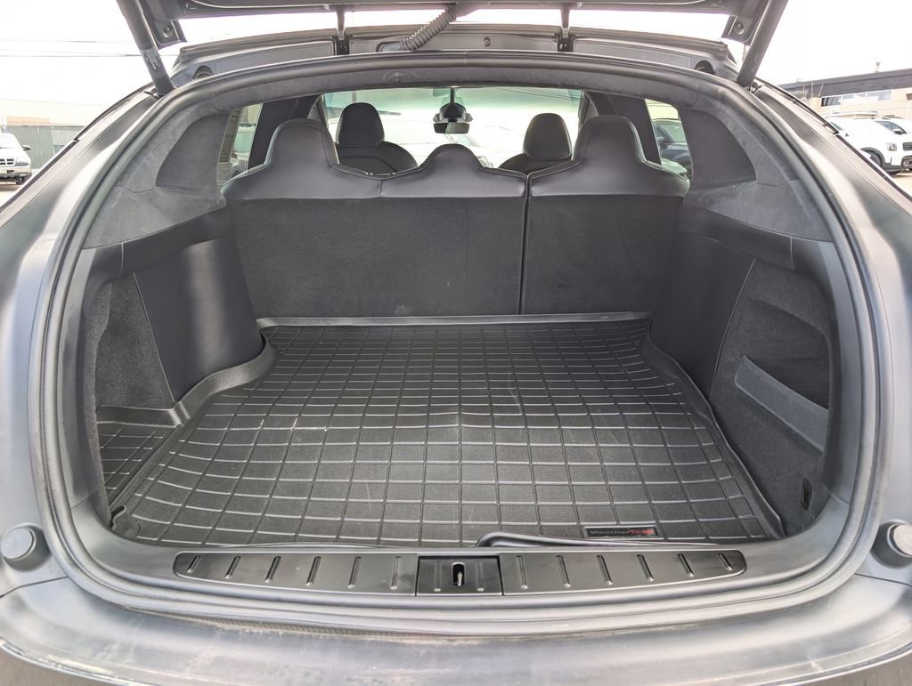 Used 2024 Tesla Model X image 16