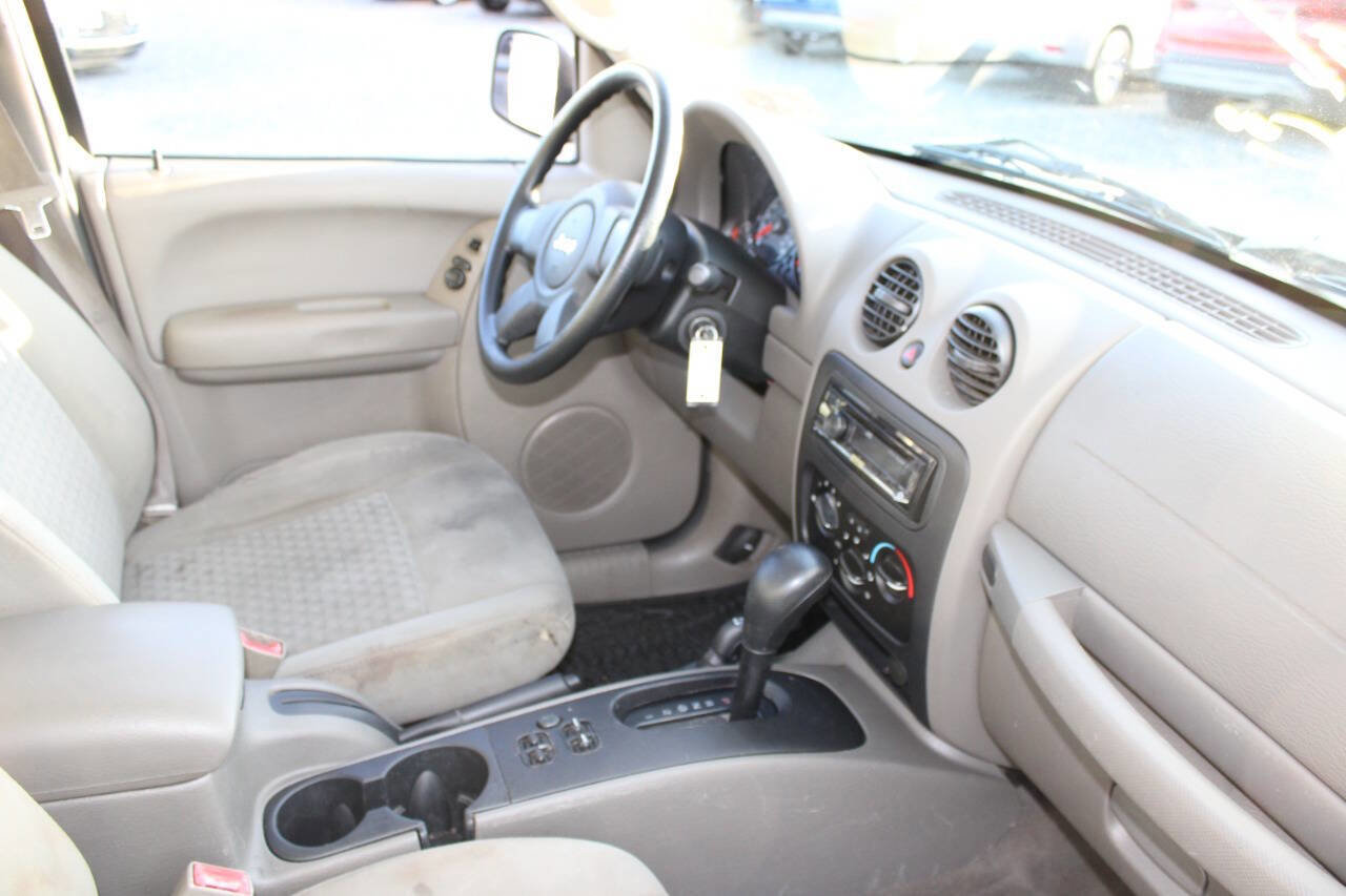 Used 2006 Jeep Liberty Sport image 12