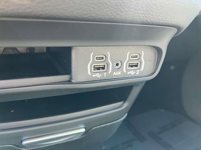 New 2025 Chrysler Pacifica Select FWD image 22