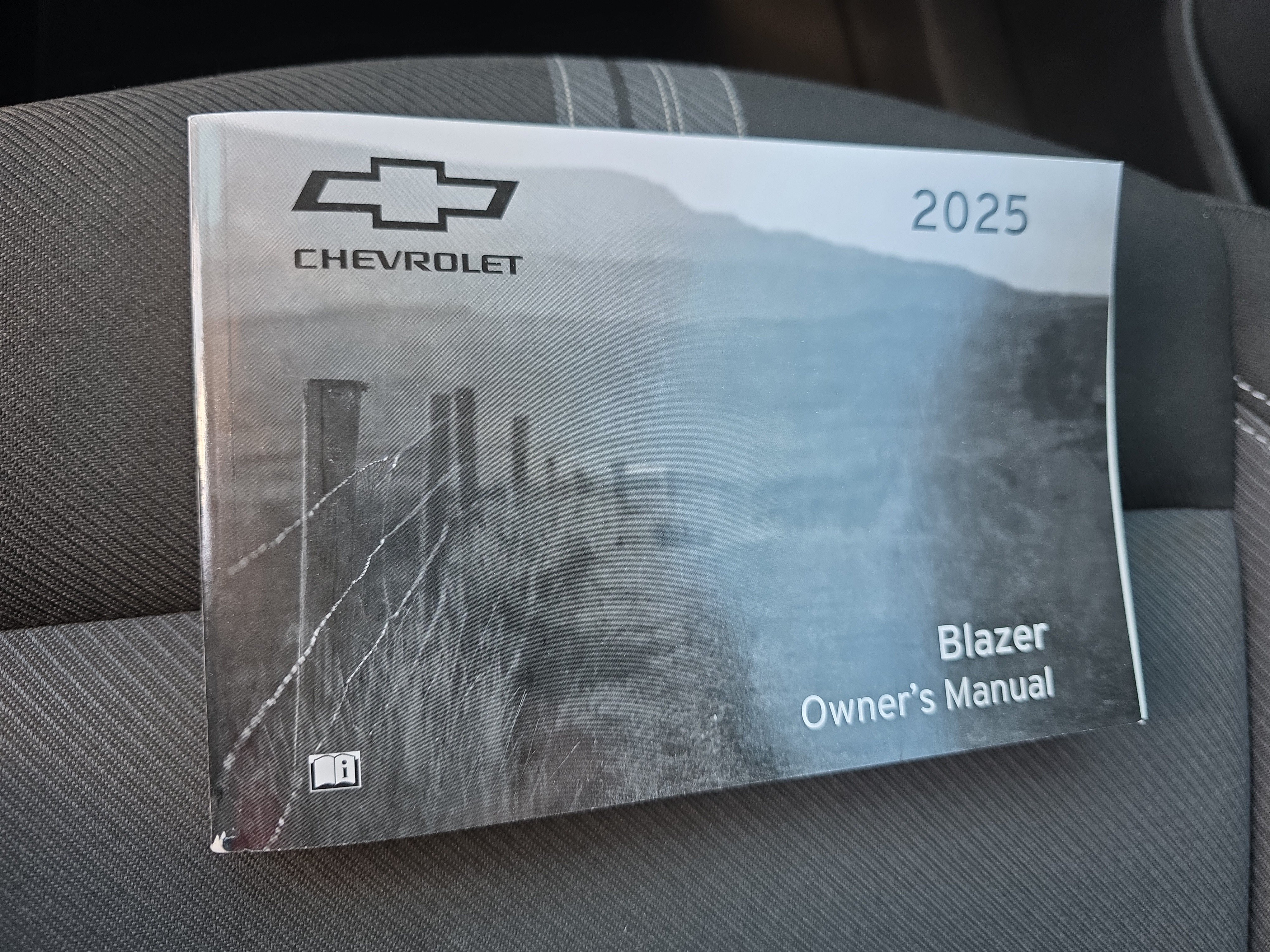Used 2025 Chevrolet Blazer LT AWD/4WD image 31