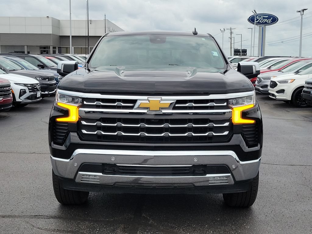 Used 2022 Chevrolet Silverado 1500 LTZ w/ LTZ Convenience Package II AWD/4WD image 2