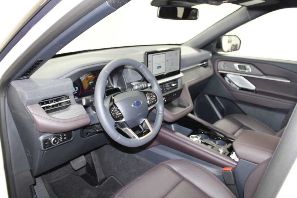 New 2026 Ford Explorer Platinum image 22