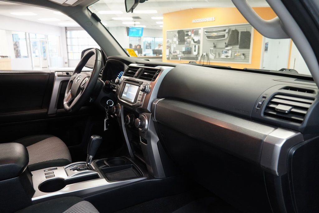 Used 2019 Toyota 4Runner SR5 image 31