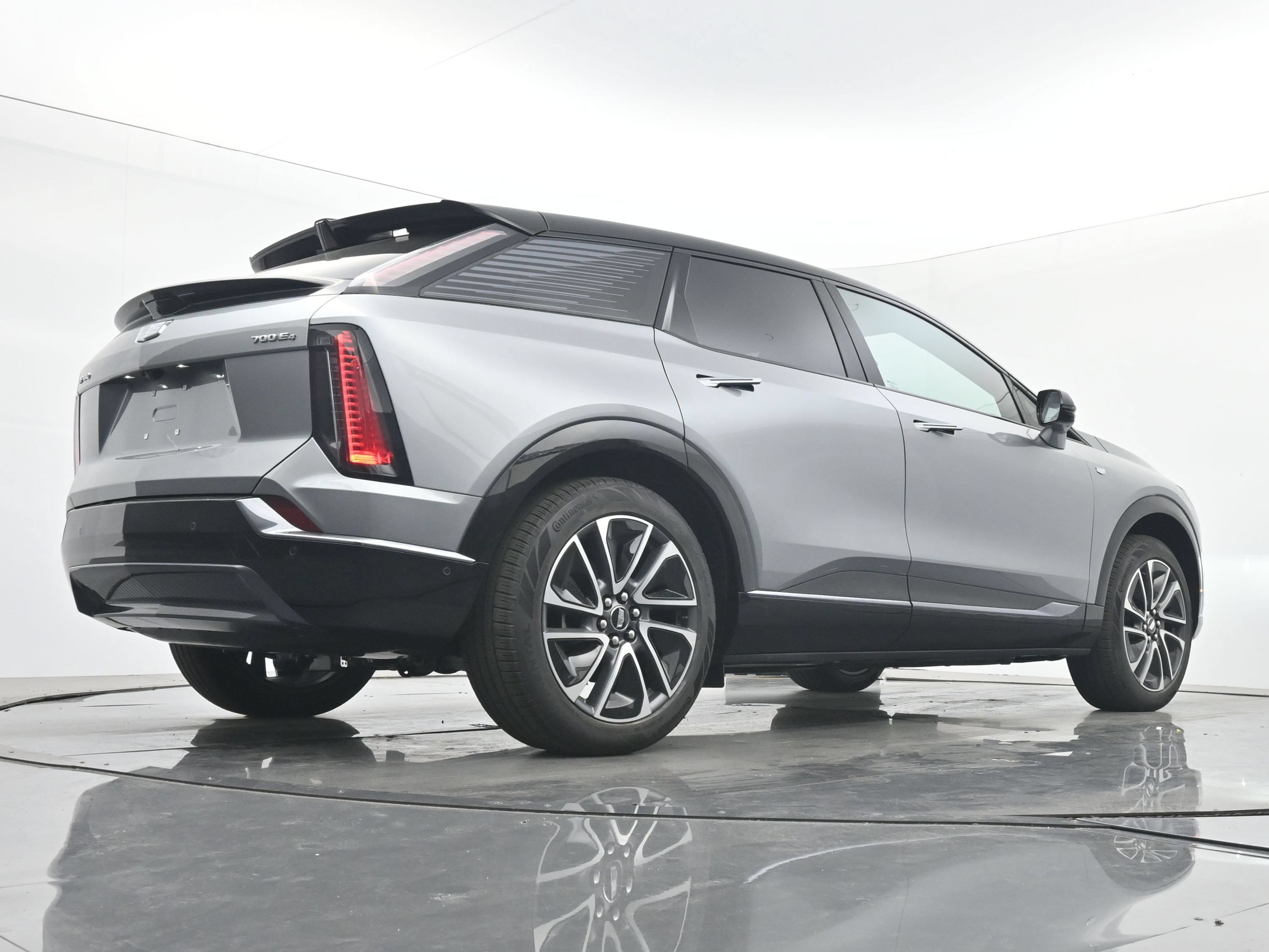 New 2026 Cadillac Optiq Sport 2 w/ LPO, Floor Liner Package AWD/4WD image 19