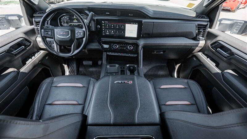 Used 2024 GMC Sierra 2500 AT4 AWD/4WD image 18