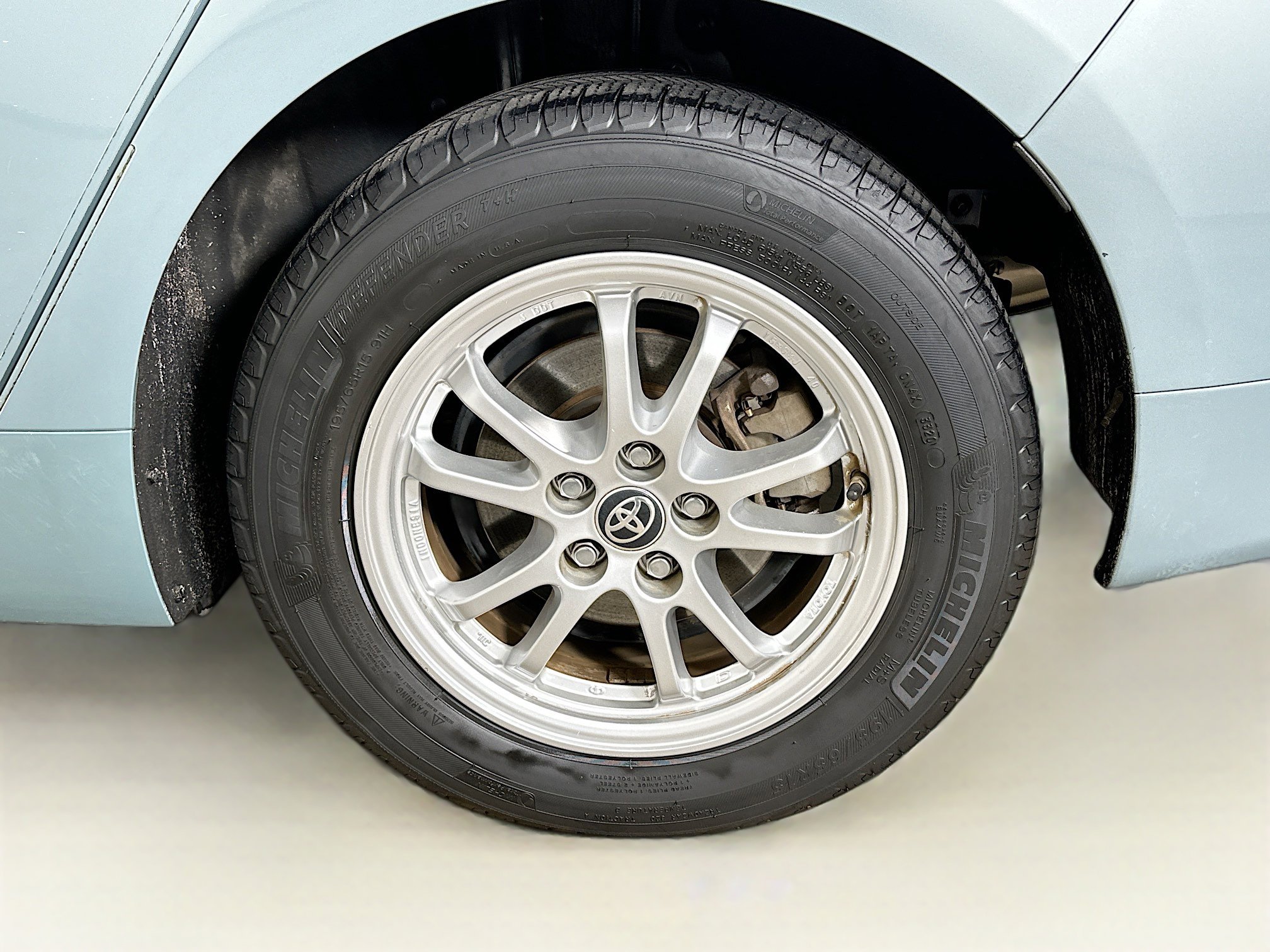 Used 2016 Toyota Prius Two image 11