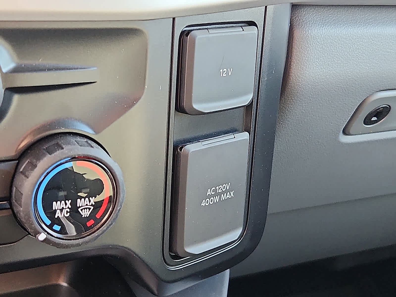 Used 2024 Ford F250 XLT w/ FX4 Off-Road Package image 27